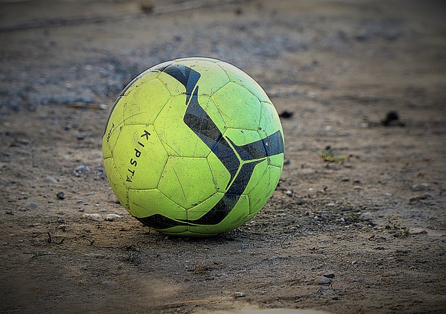 及極高的執 及極高的執